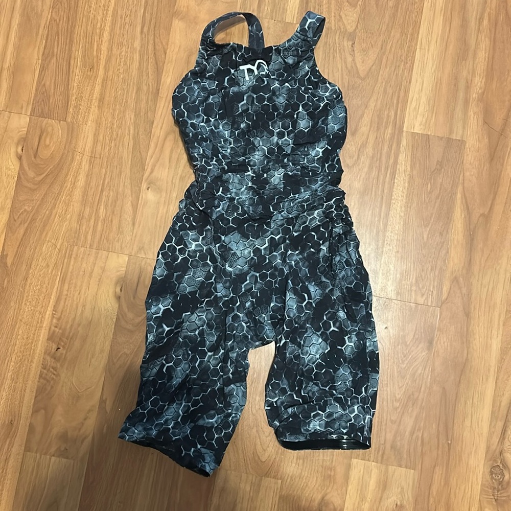 TYR Avictor 2.0 open back tech suit
